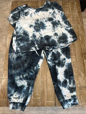 Women's Tie-Dye Pajama Set — Blue & White Lounge Set